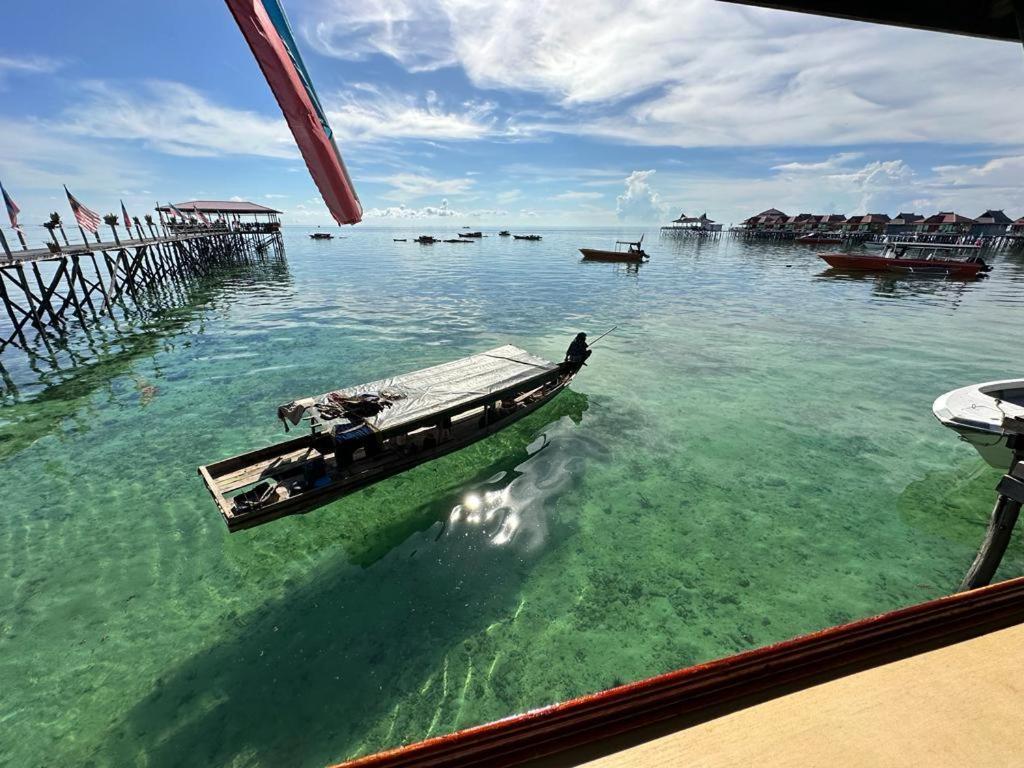 Mabul Backpackers