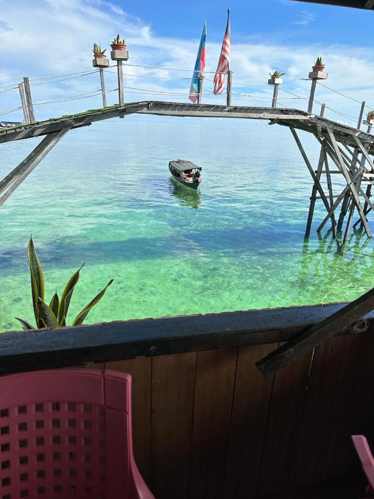 Mabul Backpackers Homestay *